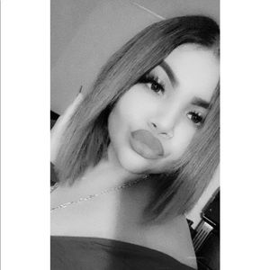 Meet your Posher, Noemi mikaela